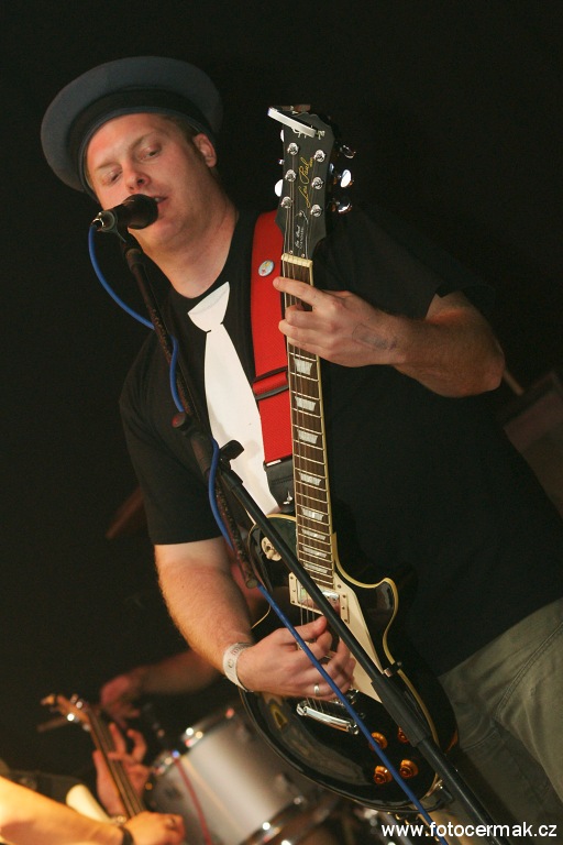 img00122.jpg