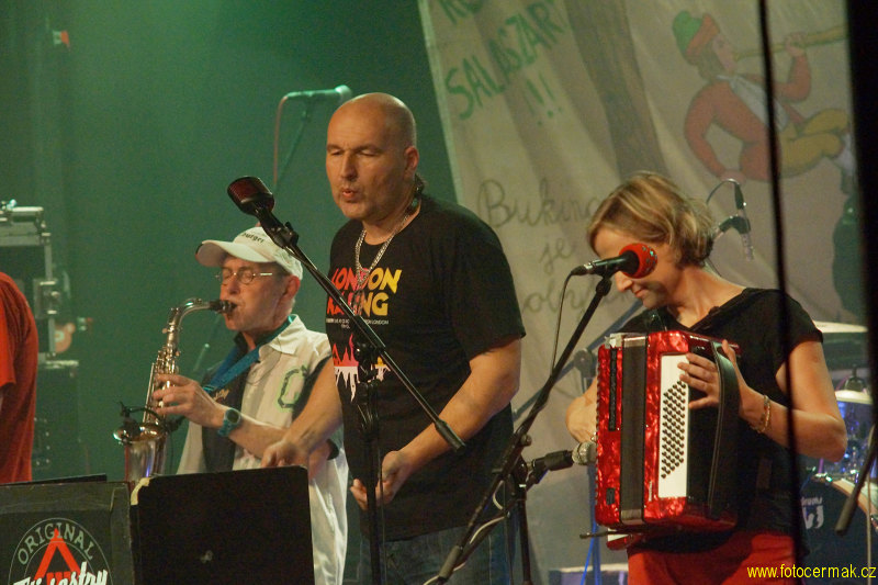 img00104.jpg
